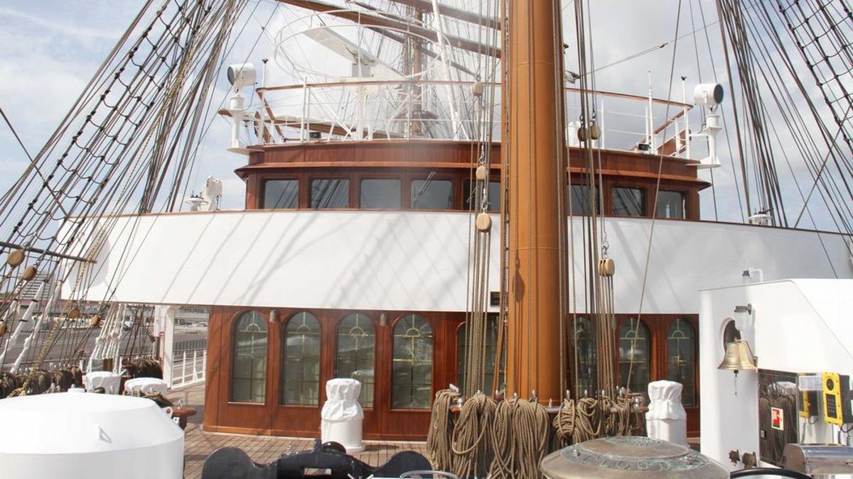 Así es el 'Sea Cloud Spirit', la joya de los mares que llega a Palma. / MANUEL R. AGUILERA