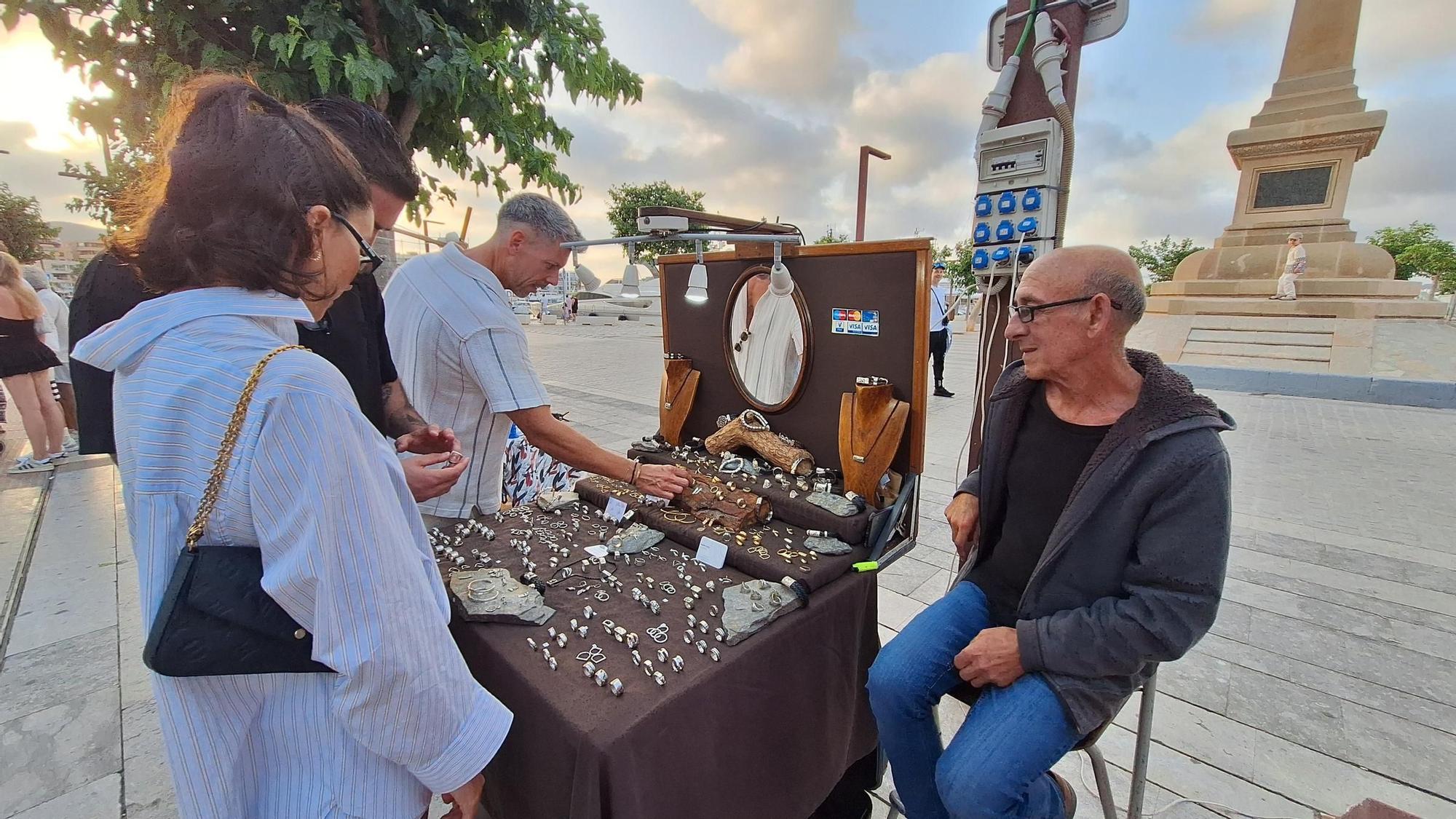 Galería: Artesanos en el puerto de Ibiza