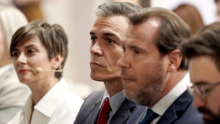 Puente vermeidet, die Nachfolgedebatte zu beenden: „Ich bin vom PSOE und stehe zur Verfügung, ich schließe mich weder aus noch stelle ich mich zur Kandidatur auf"