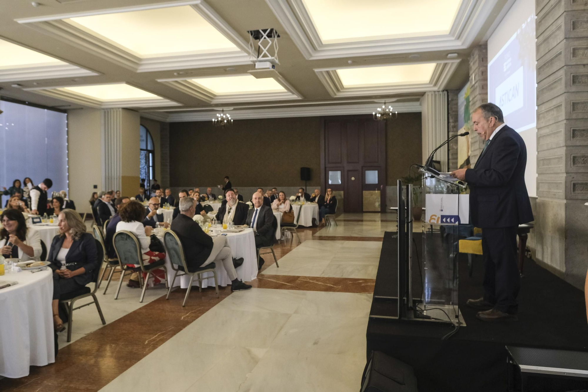 Foro Cambio Climático, con la presencia del consejero de Transición Ecológica del Gobierno de Canarias, Mariano Hernández Zapata. 