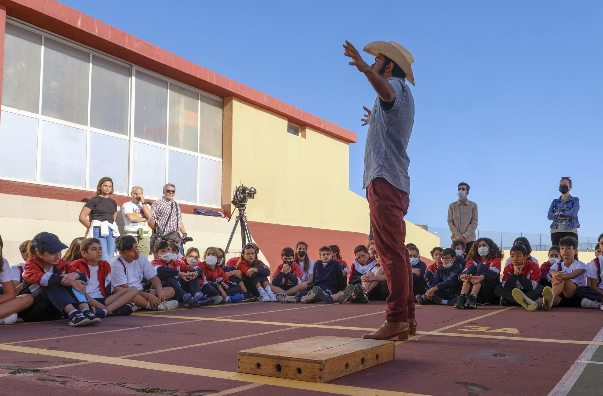 Alumnos de talleres de la Escuela Verseadora