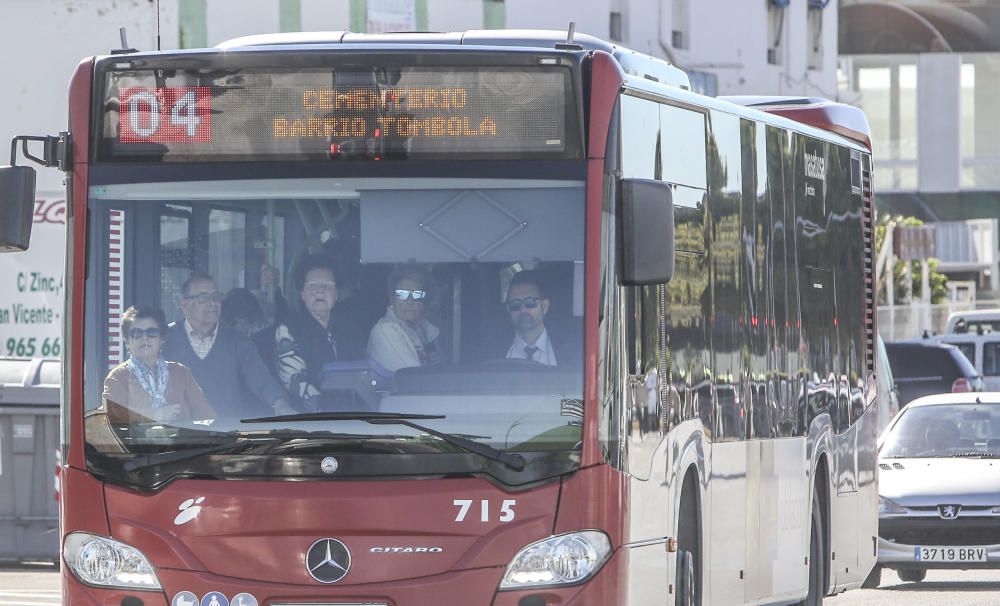 Lleno en el Cementerio de Alicante