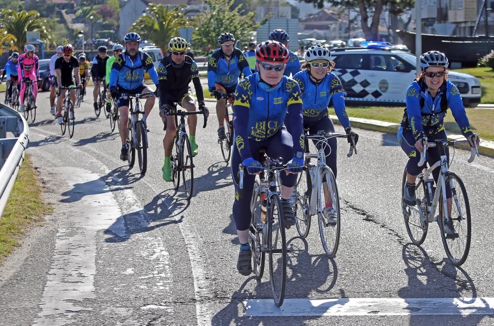 Un pelotón de ciclistas arrancó a las 10.00 horas desde  A Ramallosa para recordar a ''Ñito'' y a los heridos del atropello en el km. 44 de la PO-552