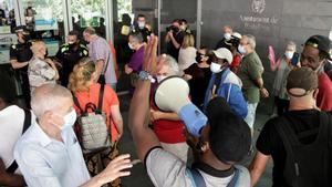 Part dels afectats per l’incendi del Gorg s’instal·laran en una altra nau ocupada a Badalona