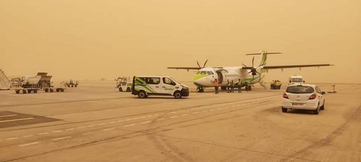Registran más de 800 incidentes por el viento en Canarias Registran más de 800 incidentes por el viento en Canarias