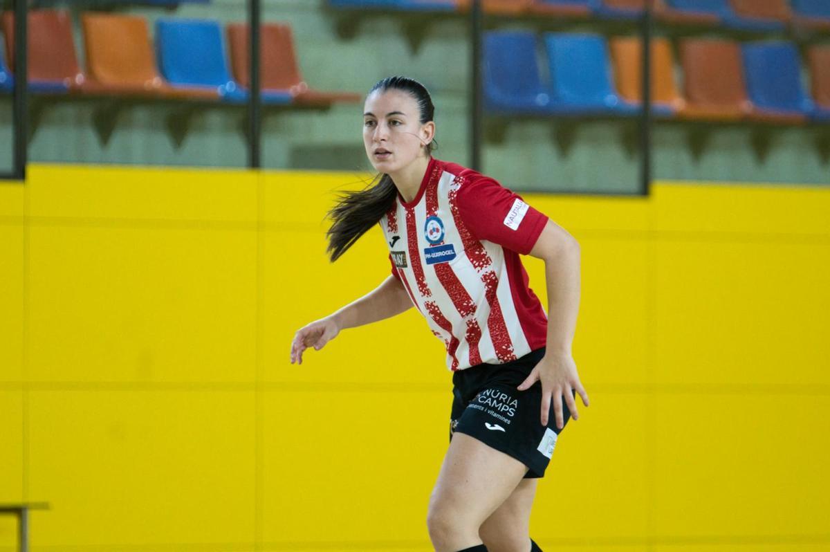 Sheila González, durante un encuentro con el Penya Esplugues.
