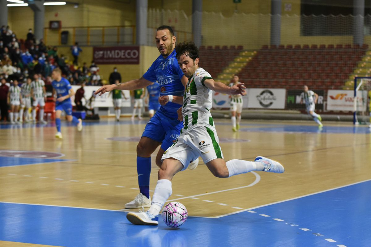 Las imágenes del partido entre el Córdoba Futsal y el Valdepeñas