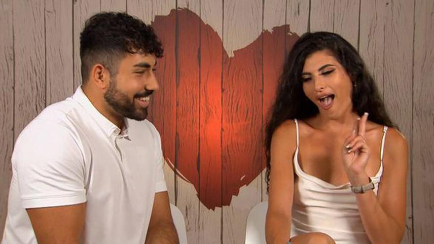 Una soltera calienta el restaurante de &#039;First dates&#039;: &quot;Estoy sudando como una guarra&quot;