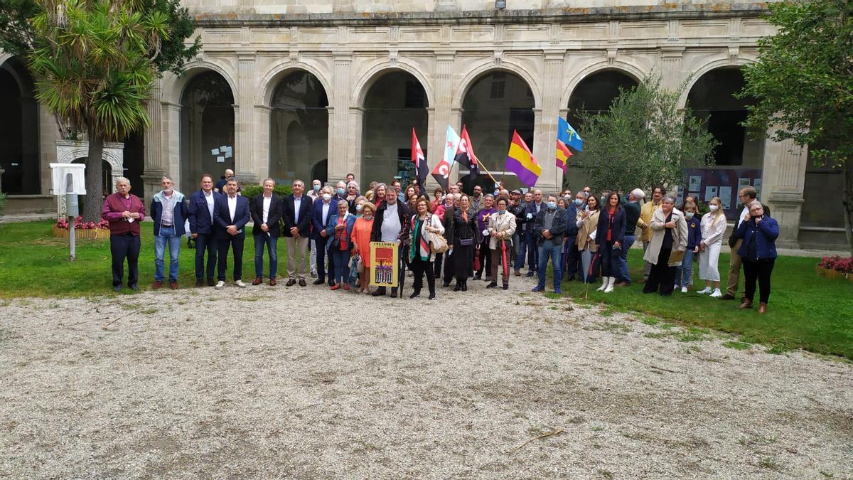 Participantes en el homenaje.