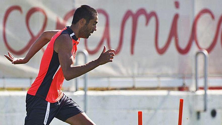 El canterano entrenando en Miralcamp.