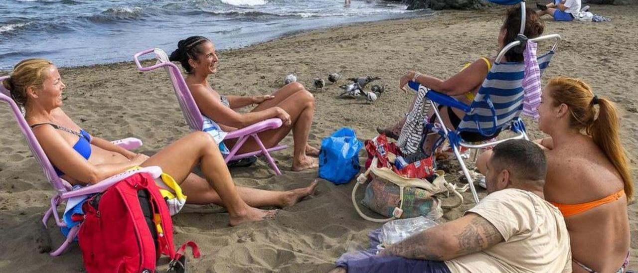 Atardecer en la playa de La Puntilla, del barrio de San Cristóbal. | | ANDRÉS CRUZ