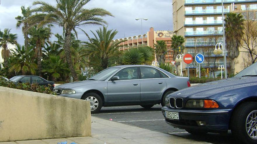 Asesinato. Imagen del lugar, aún con marcas para la investigación, en el que el joven fue tiroteado.