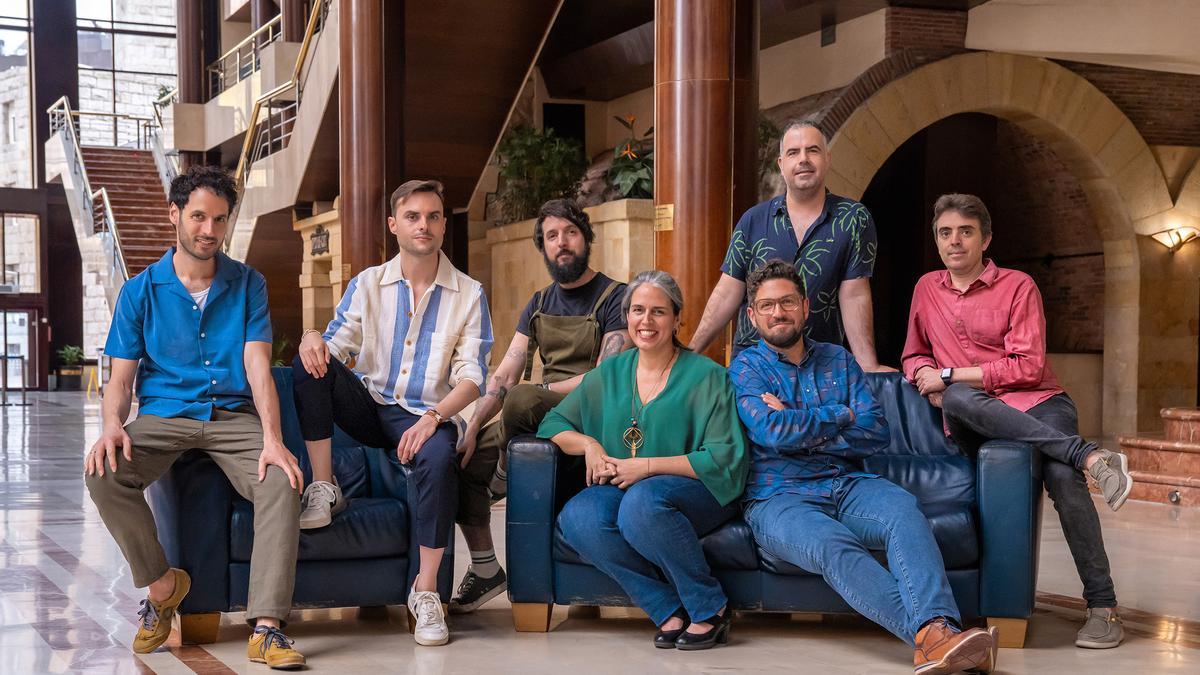 Pablo García López con los miembros de Forma Antiqvua, con quienes ha grabado 'De sópitu'.