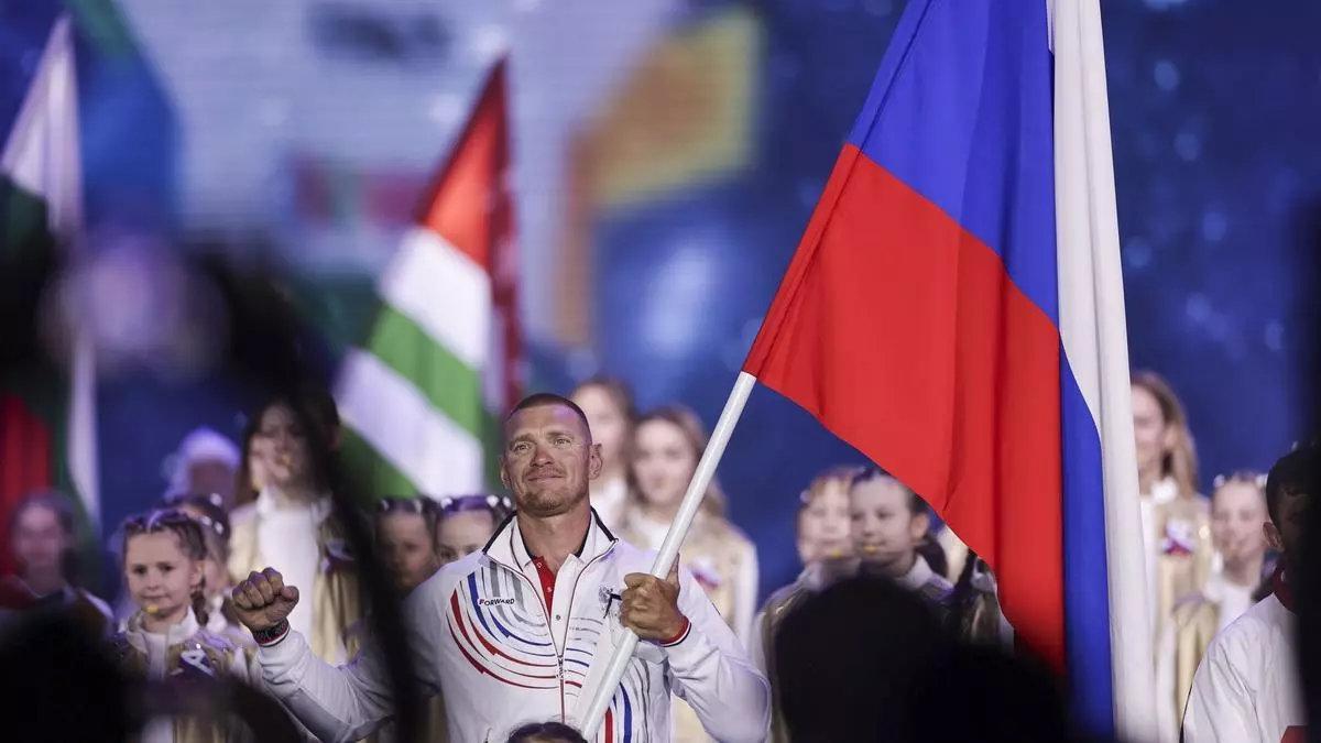 El abanderado ruso durante la ceremonia de apertura de los Brics Games de Kazán, celebrados este verano.