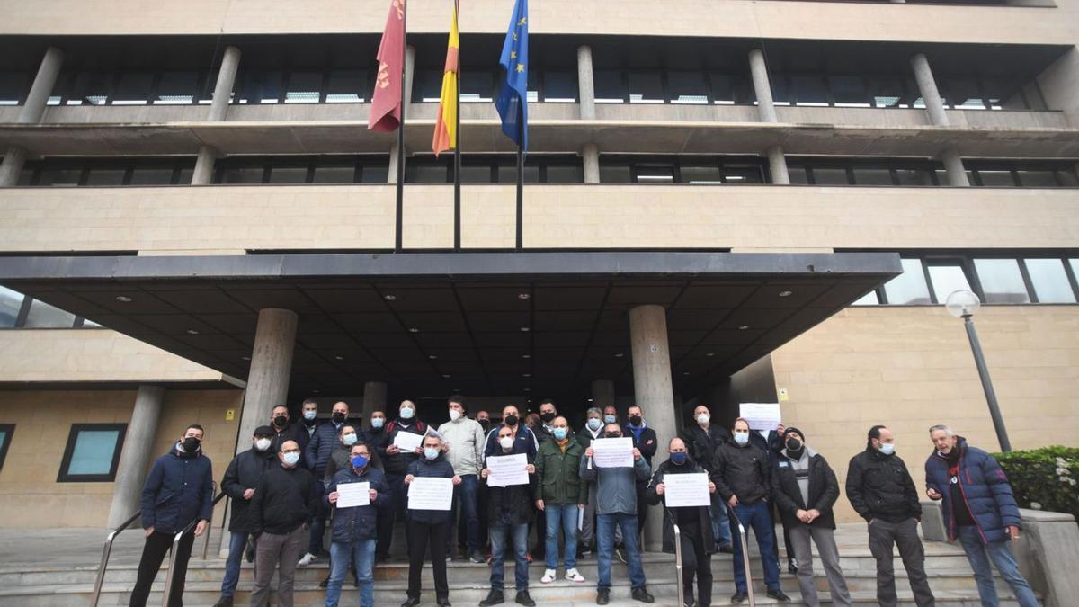 Protesta de los conductores  no subrogados  | ISRAEL SÁNCHEZ