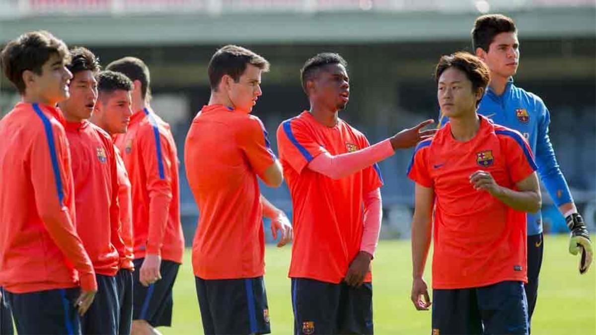 El Juvenil A se ha entrenado en el Mini Estadi