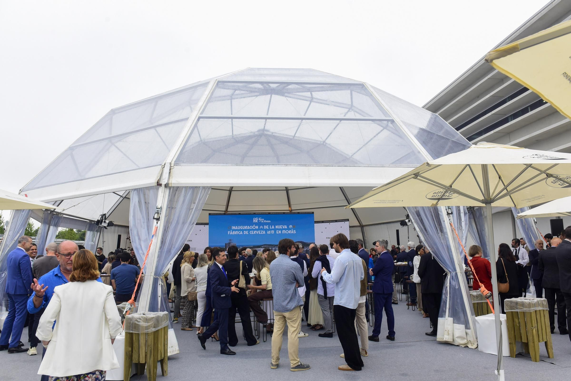 Estrella Galicia inaugura su nueva planta de producción en el polígono de Morás