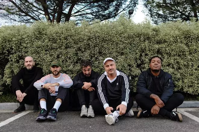 Parquesvr trae a Vigo su rock jocoso: «En España penaliza hacer música con humor»