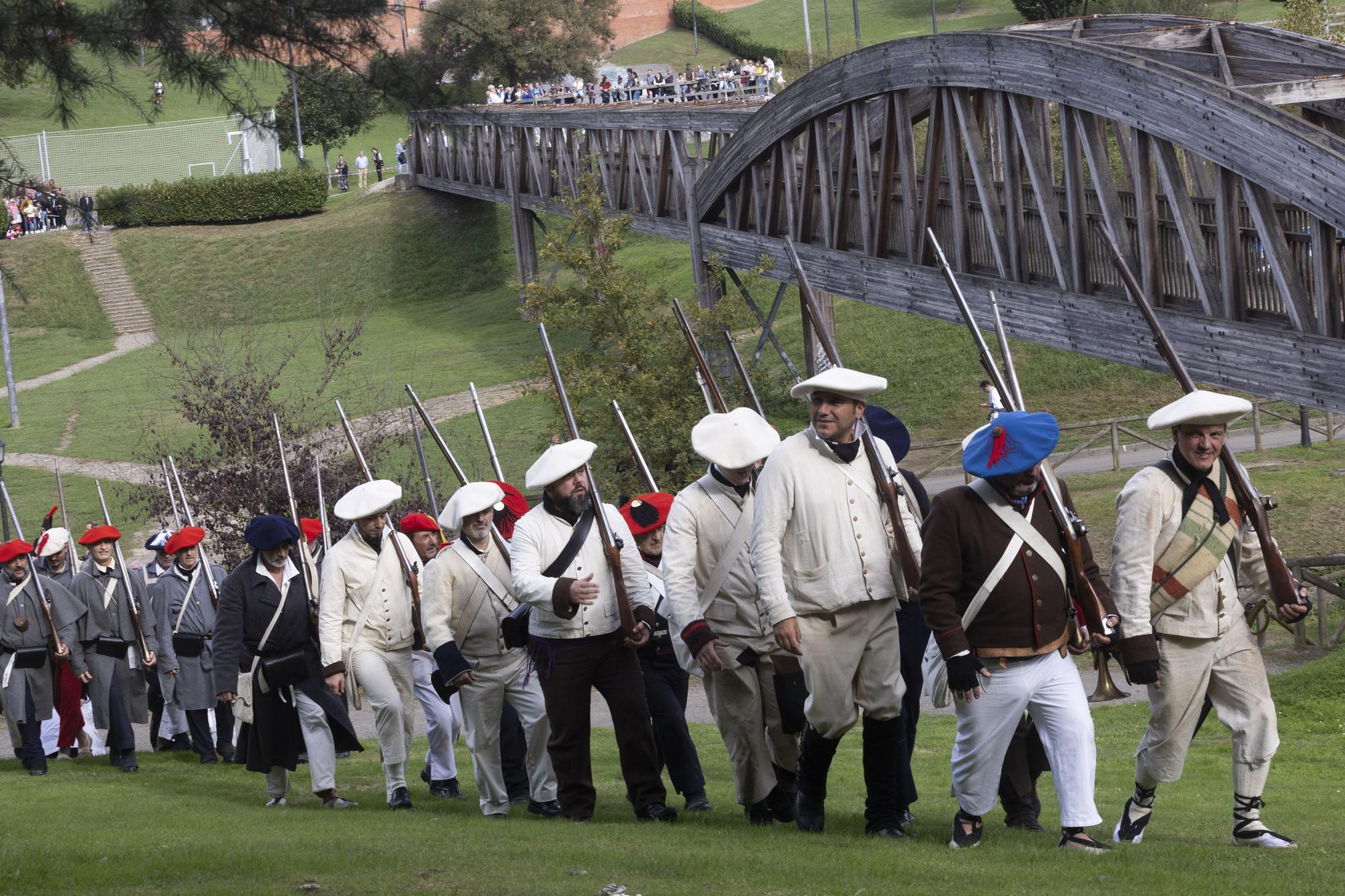 EN IMÁGENES: Así fue la recreación de la batalla del Desarme, en Oviedo