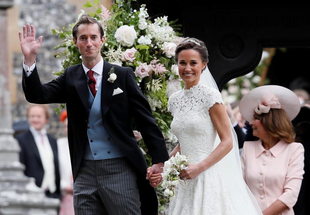 Pippa Middleton and James Matthews smile after ...