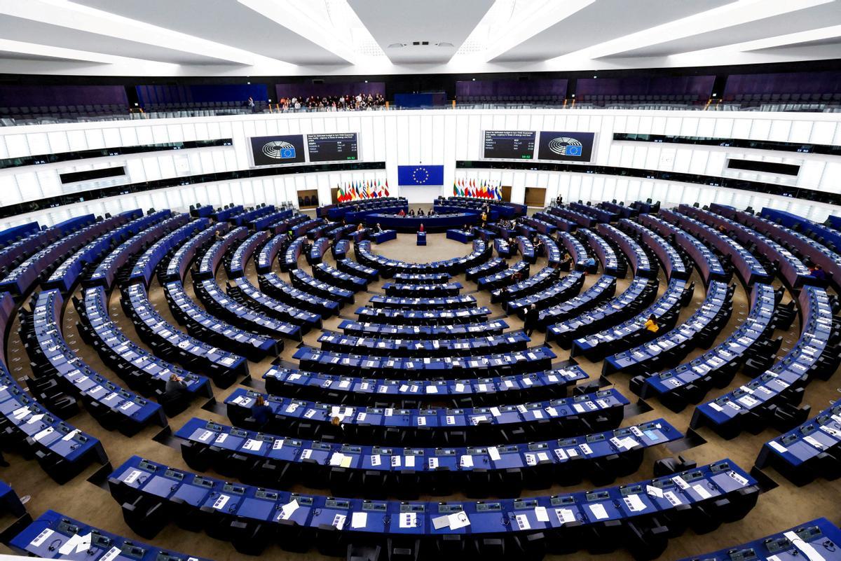 El Parlament Europeu retira la immunitat parlamentària a dos socialistes pel Qatargate