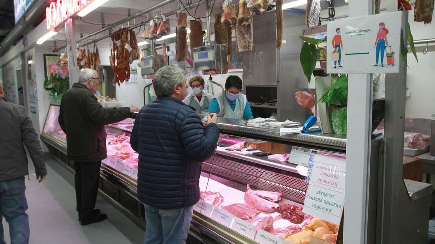 Una de las carnicerías de la Plaza de Abastos Nº1 de Ourense. |  // I. OSORIO