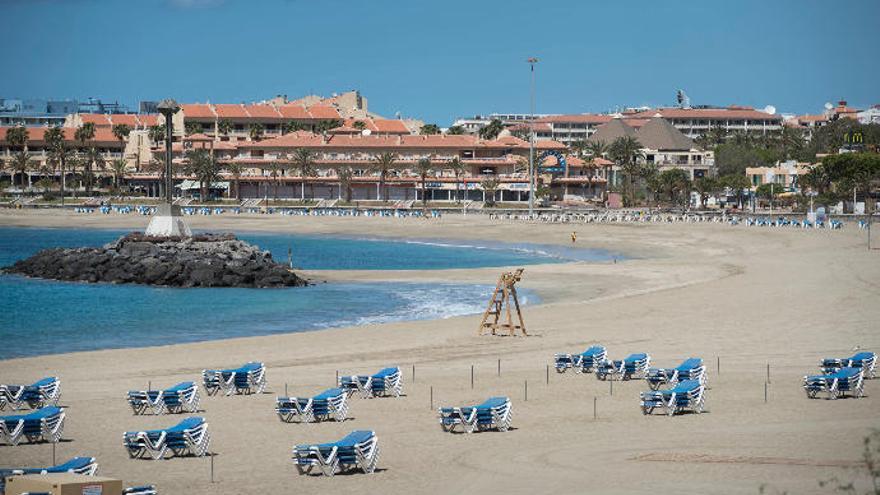 Playa de Las Vistas, en Tenerife, durante el estado de alarma.