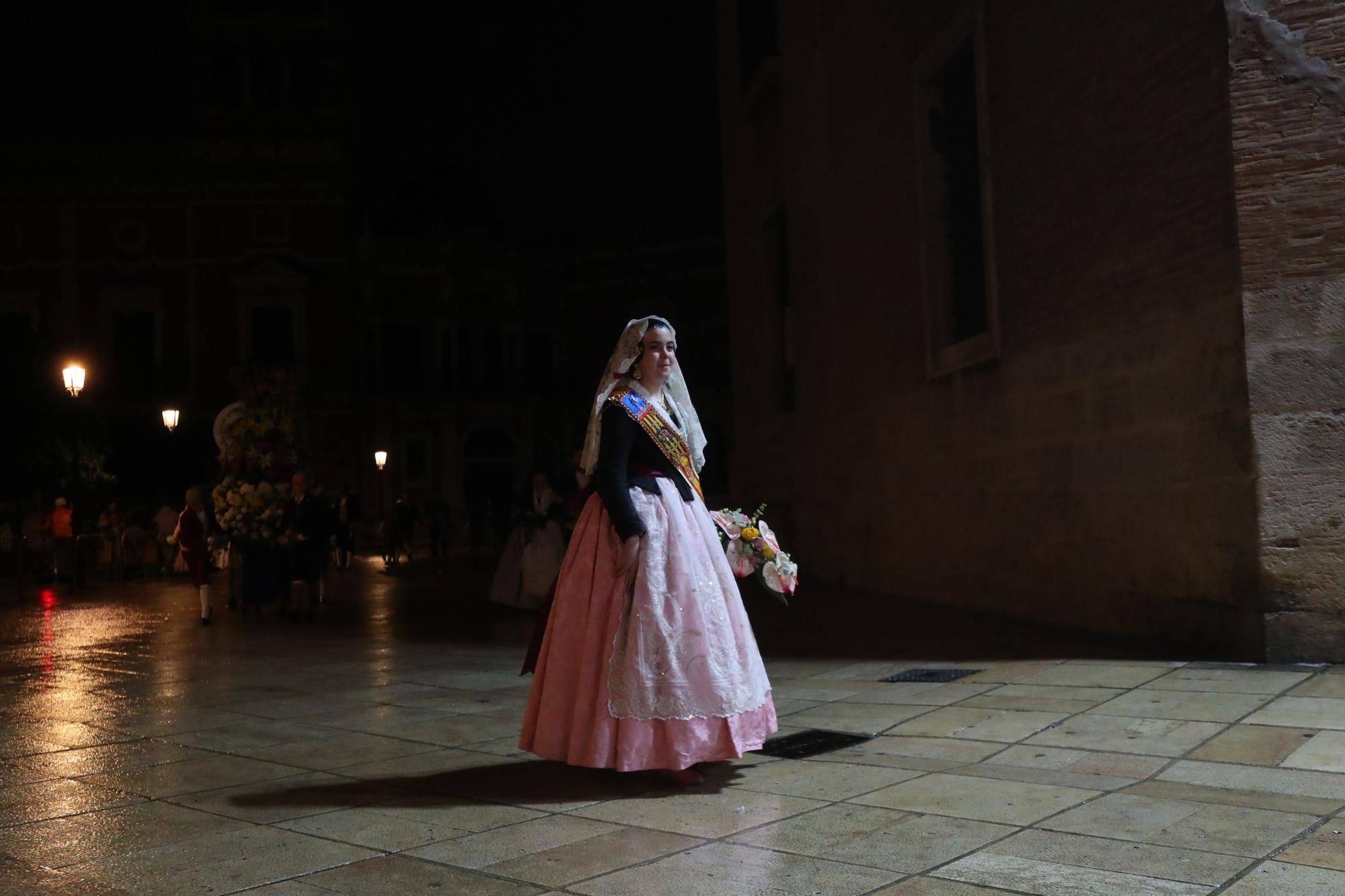 Búscate en el primer día de ofrenda por la calle de la Paz (entre las 21:00 a las 22:00 horas)