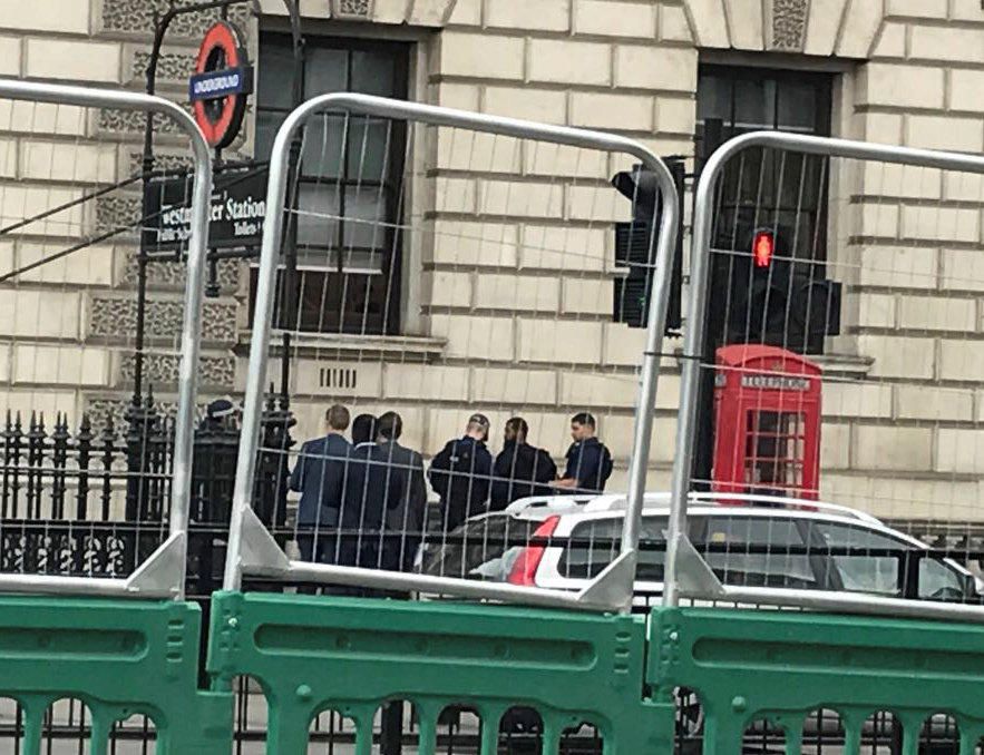 Un detenido en Londres que portaba dos cuchillos junto a Downing Street