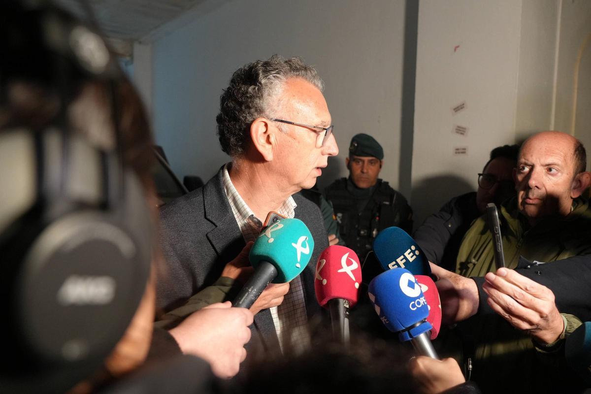 Fotogalería | El despliegue de la UCO en Hornachos, en imágenes