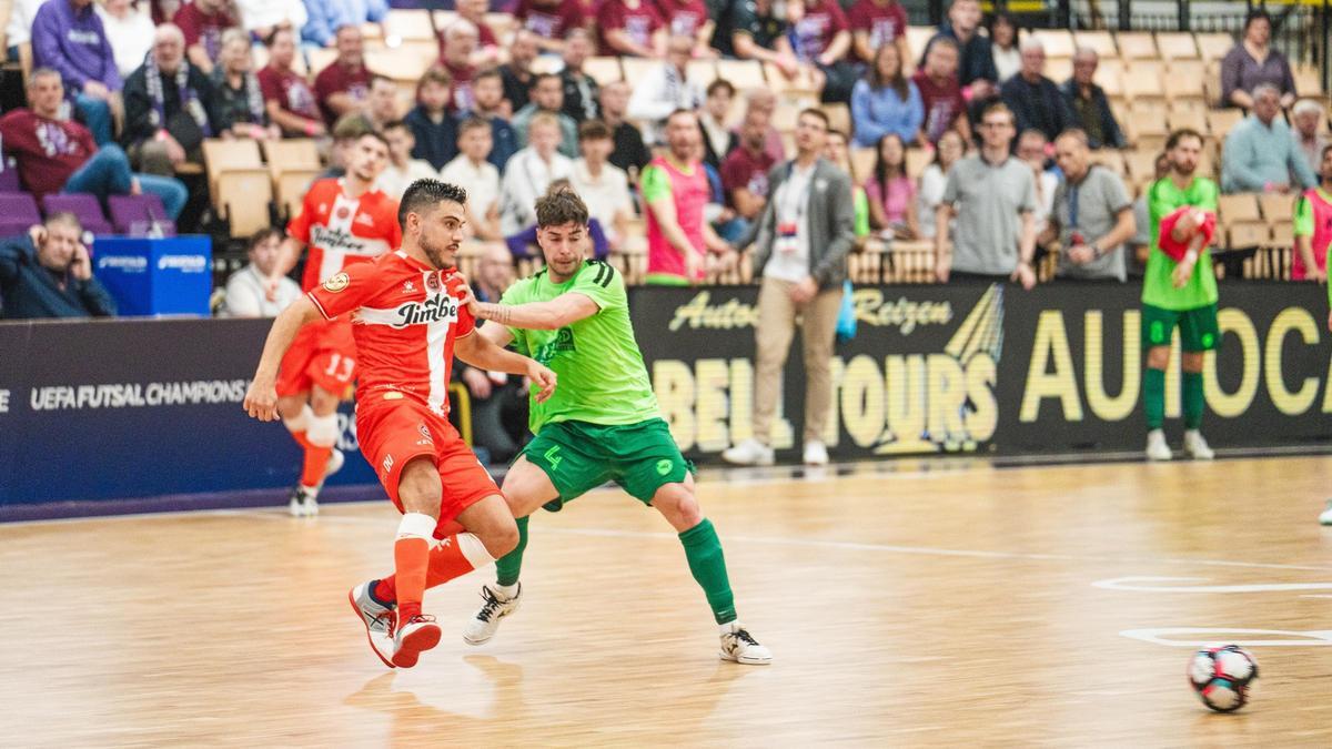 Un momento del primer partido del Jimbee Cartagena en la Champions League