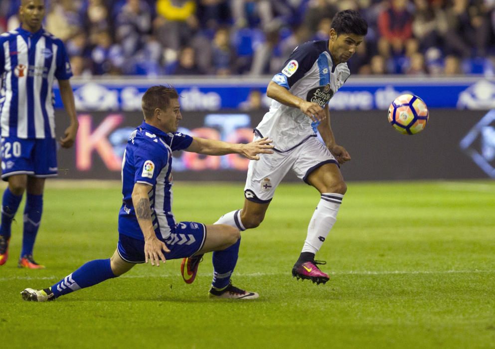 El Deportivo no pasa del empate en Vitoria