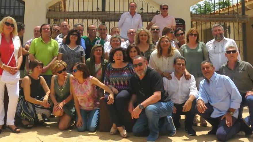 Reencuentro de antiguos alumnos en el instituto Azorín