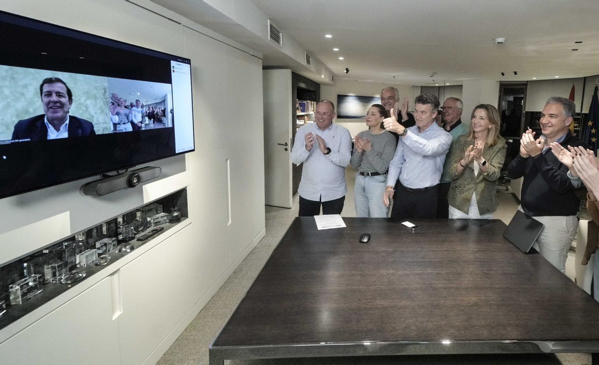 Mañueco i Feijóo celebren un triomf amb més vots i representació