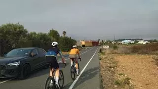 La Guardia Civil detecta a ciclistas en caminos y vías de la zona del incendio de Tàrbena