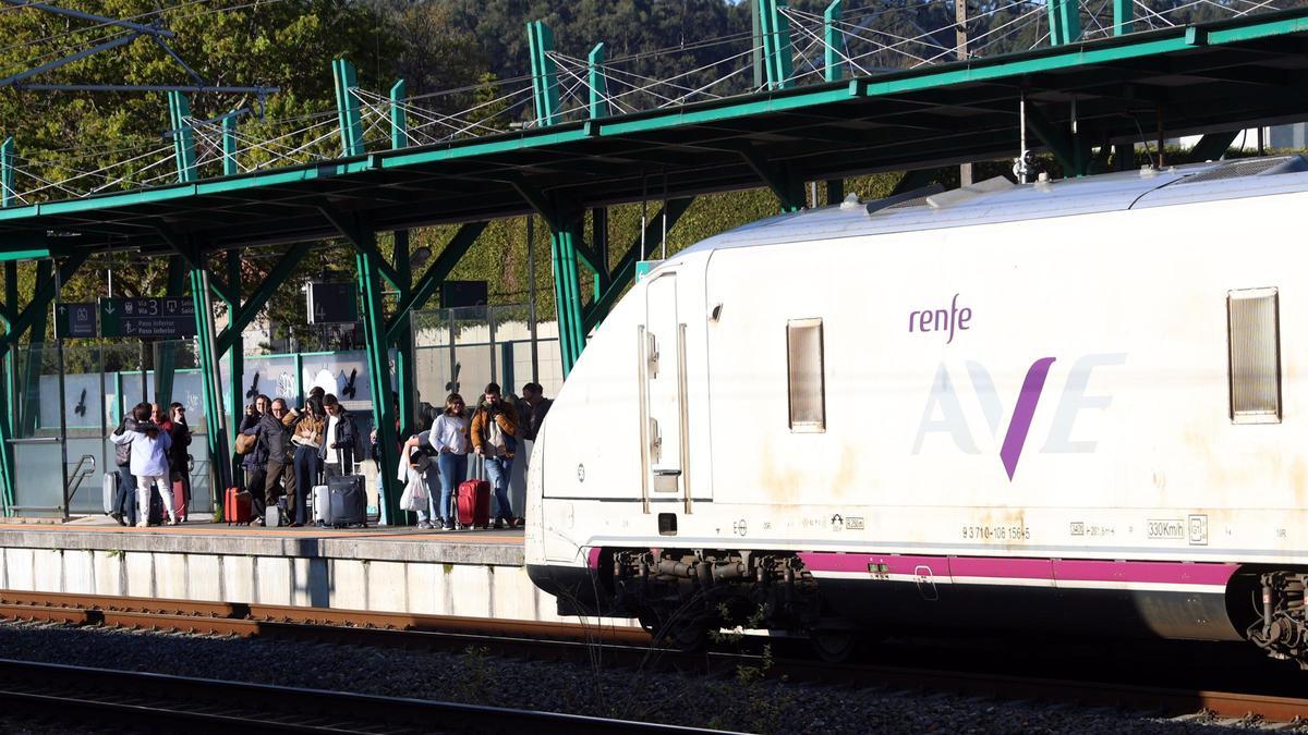 Los trenes de alta velocidad están teniendo un notable tráfico de pasajeros.