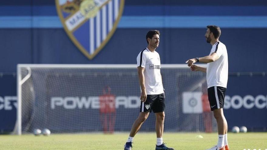 El Málaga CF mantiene su sesión matutina de entrenamiento en el Anexo de La Rosaleda para preparar los dos últimos partidos amistosos.