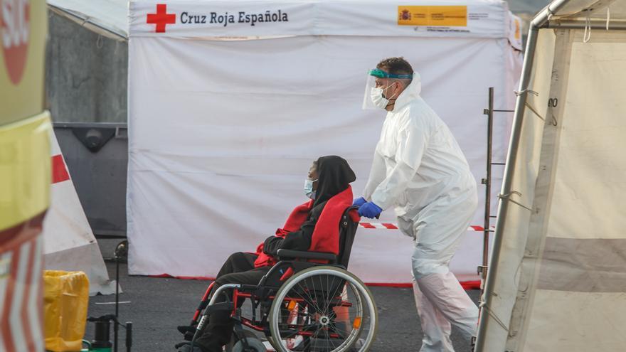 Salvamento rescata a 287 migrantes a bordo de cinco embarcaciones en aguas de Canarias