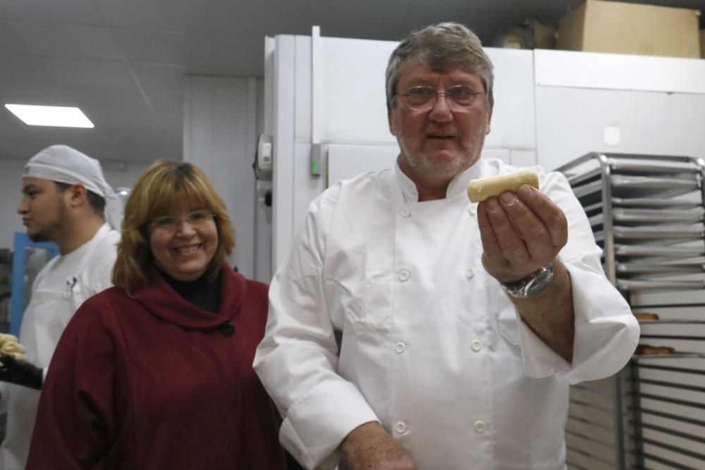 Xuixos de diferents gustos i congelats al nou obrador de Can Castelló