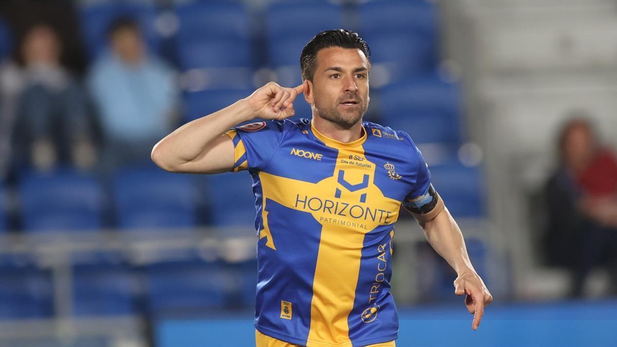 Natalio celebra su gol en el Heliodoro Rodríguez López