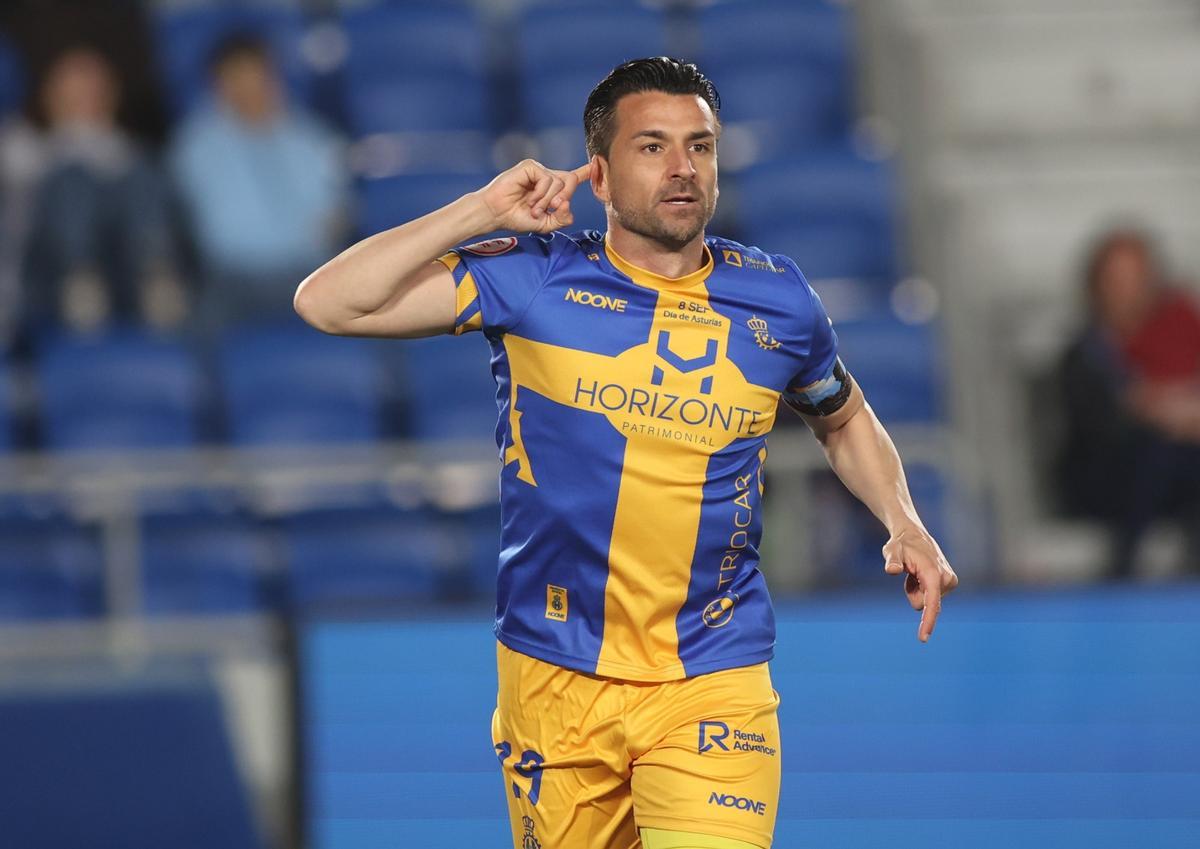Natalio celebra su gol en el Heliodoro Rodríguez López