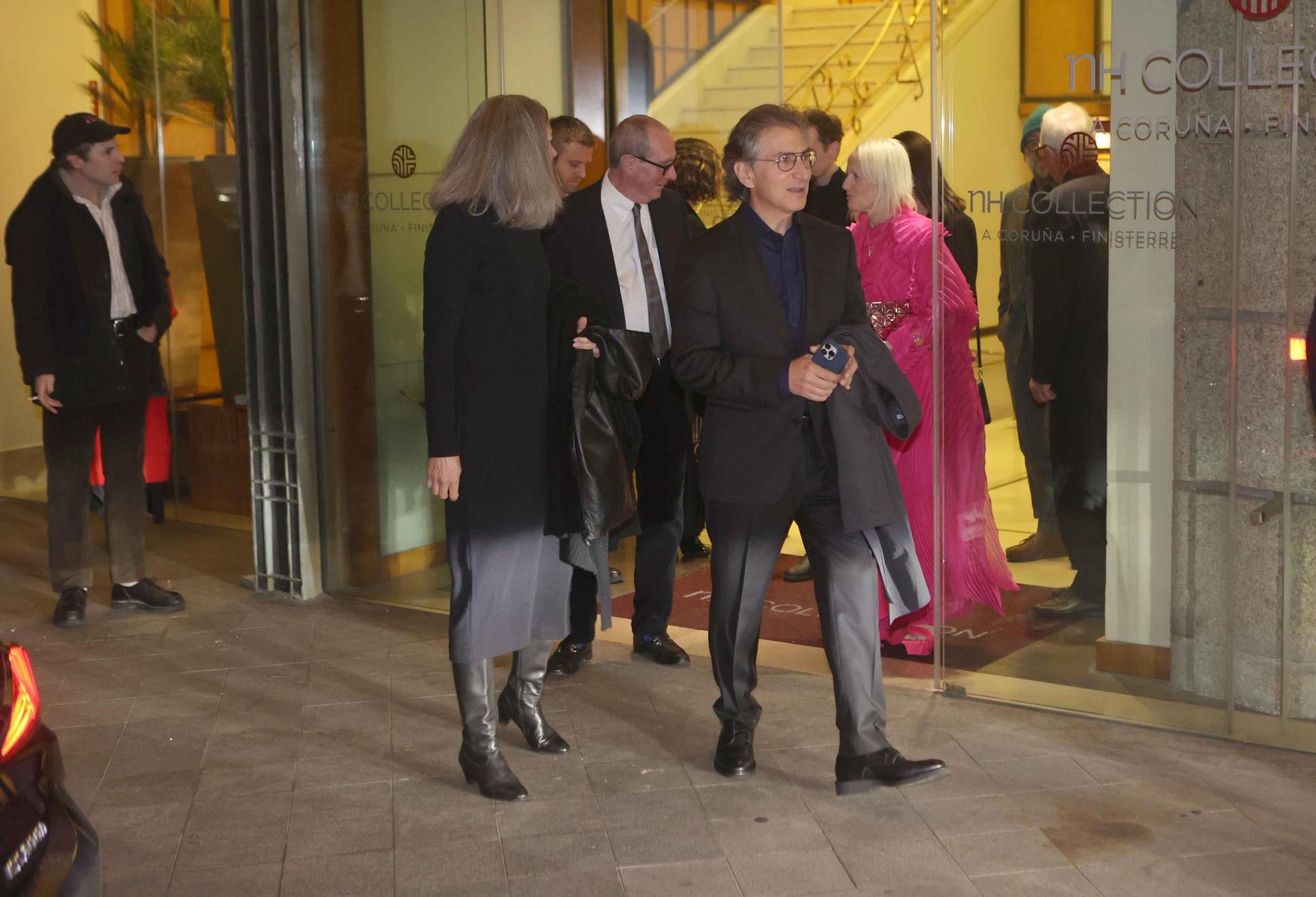 Las autoridades de A Coruña visitan la exposición 'Irving Penn: Centennial' con Marta Ortega