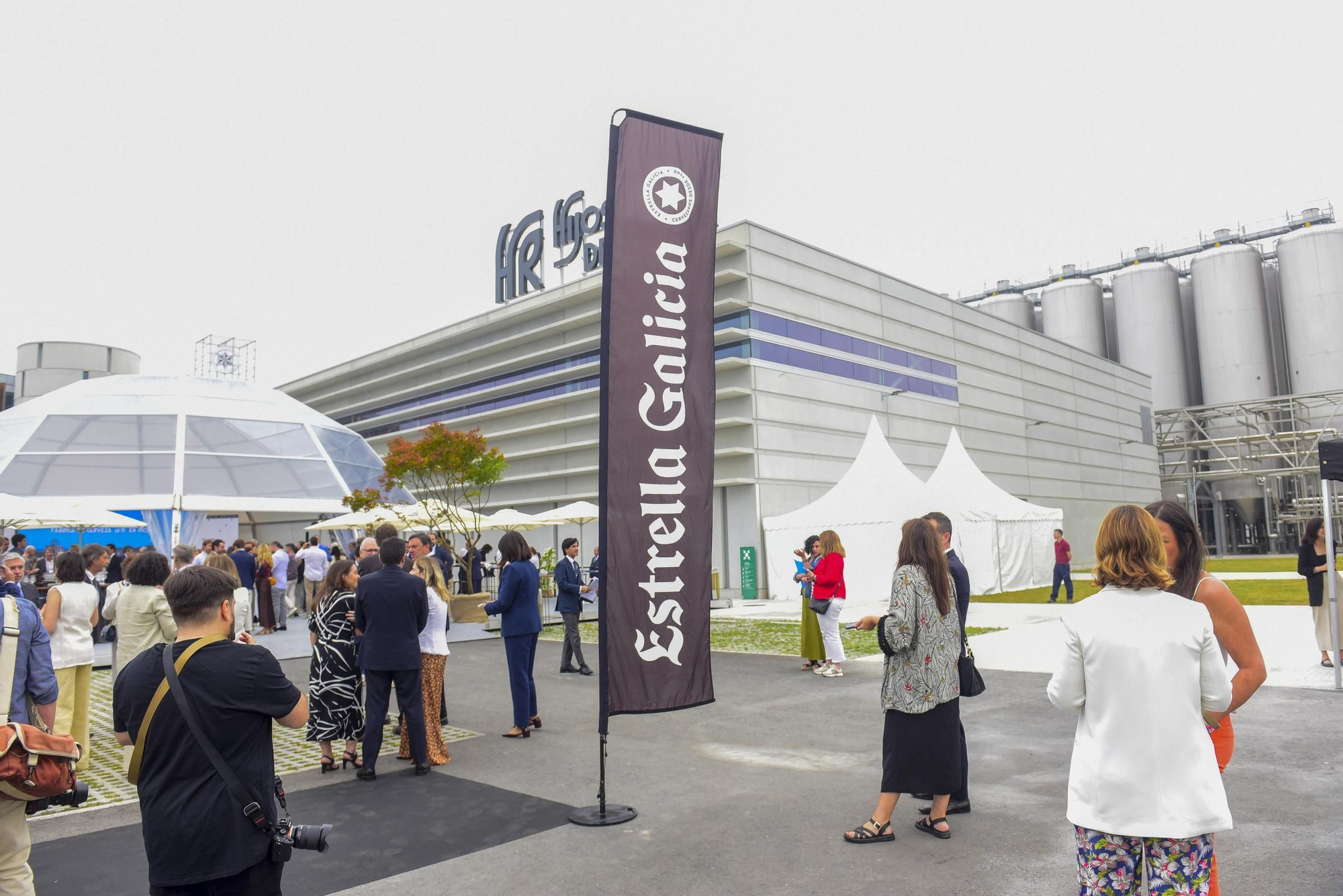 Estrella Galicia inaugura su nueva planta de producción en el polígono de Morás