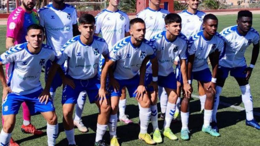 Formación titular del filial blanquiazul ante el Gran Tarajal. | | CD TENERIFE