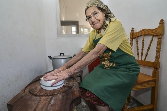 18/10/2017 SAUCILLO, GÁLDAR. Anastasia Mendoza artesana. FOTO: J. PÉREZ CURBELO