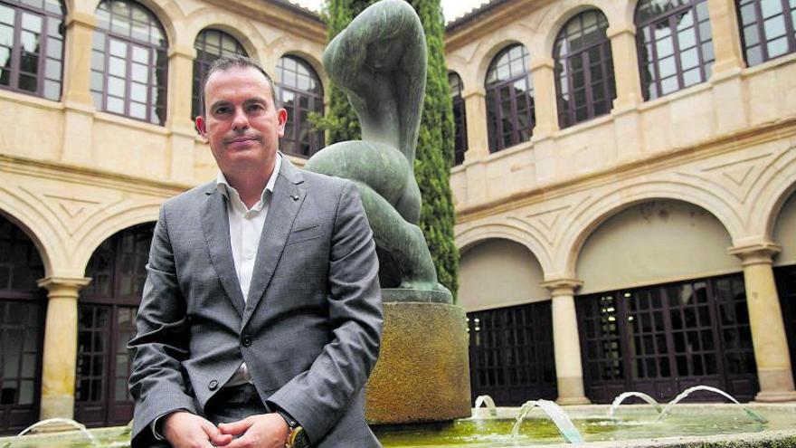 El presidente Francisco Requejo, en el patio de la Diputación.