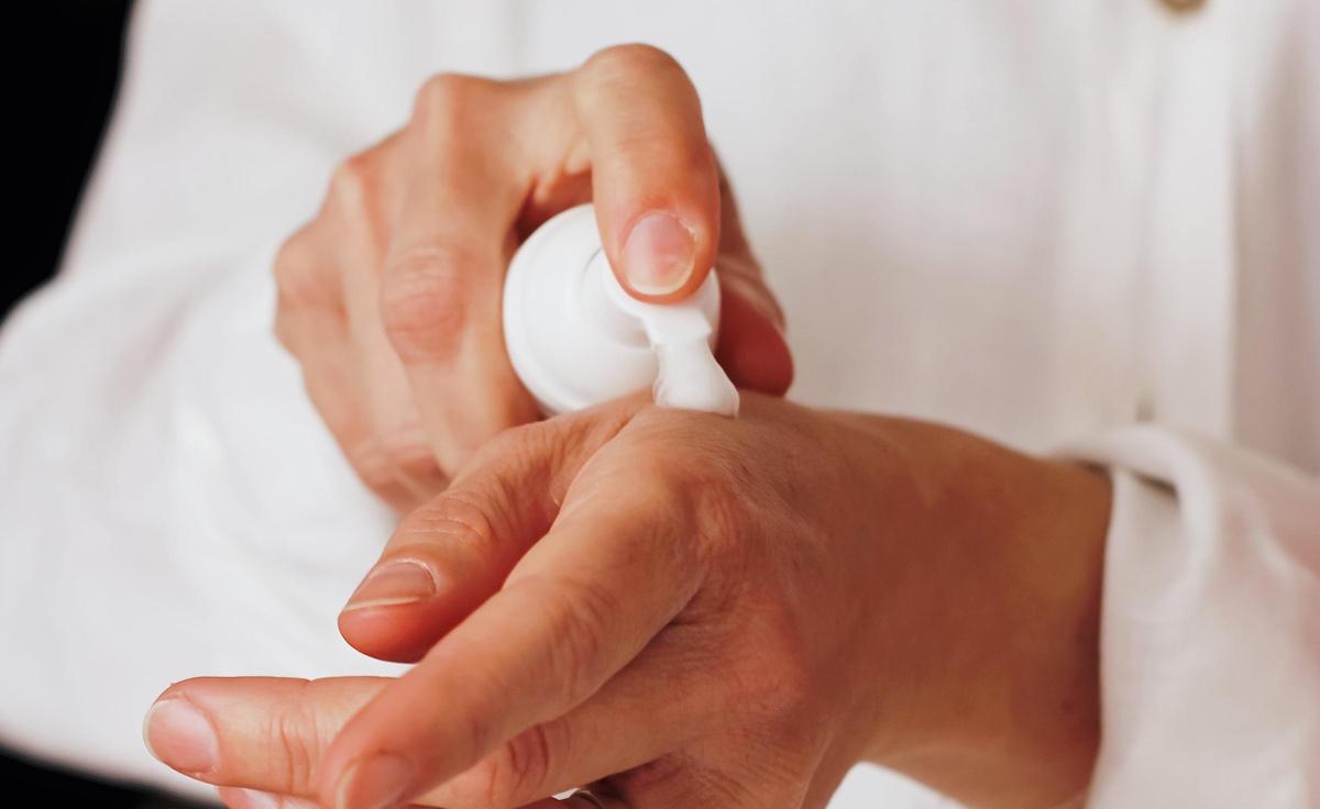 La xerosis o piel seca piel seca es un frecuente y molesto problema que se puede evitar