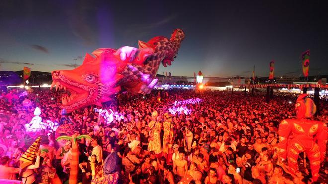 FOTOS | Elrow Mallorca XXL Winamax congrega a miles de personas en Son Fusteret