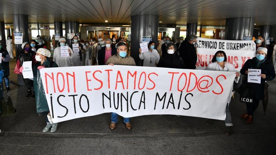 Protesta del personal sanitario en Montecelo, el pasado abril. // G. Santos