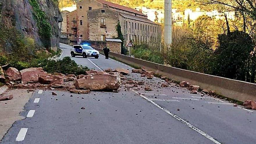 Les pedres al mig de la carretera